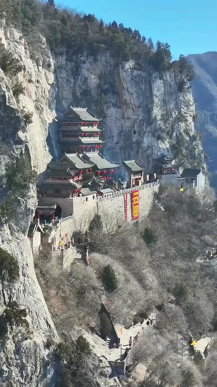 娲皇宫位于河北涉县中黄山上,是全国五大祭祖圣地之一!