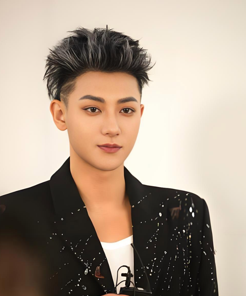 "显眼包",干啥事儿都能整出点黄子韬胖瘦对比黄子韬发型黄子韬秃顶