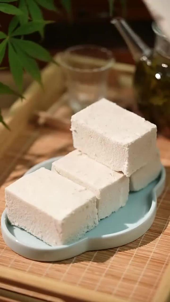 听说这是福建人都知道的美食,中式养生糕点:茯苓糕 不得不说,真好吃!