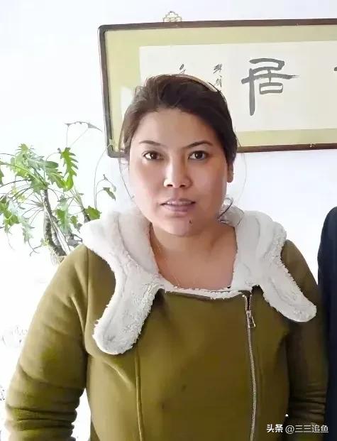 杨少华离世,三子杨伦状态不佳,新媳妇常伴左右,夫妻感情深厚