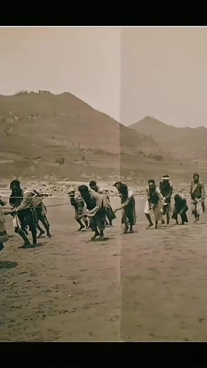 晚清时期,长江边上拉船的纤夫们