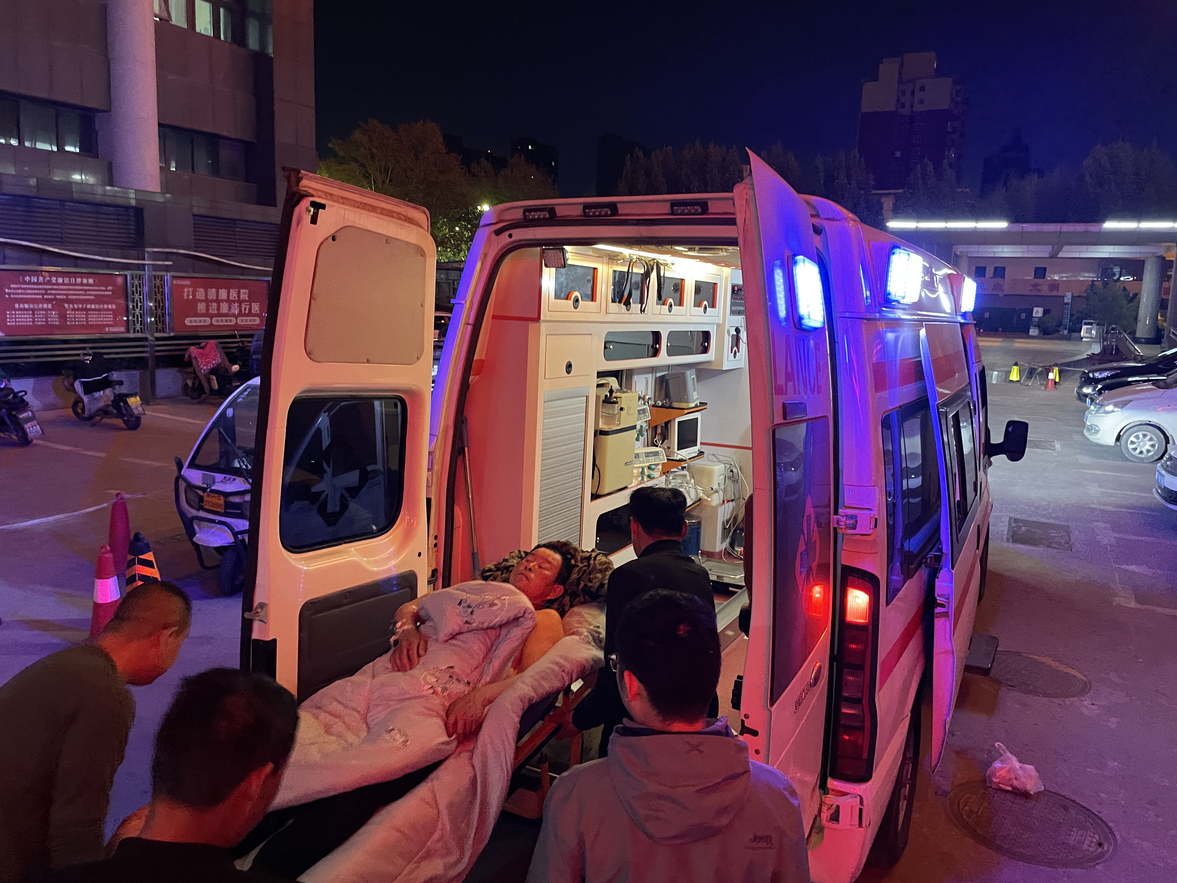包含望京医院全程代诊含挂号往返医院安全护送,出行稳稳当当的词条 包含望京医院全程代诊含挂号往返医院安全护送,出行稳稳当当的词条