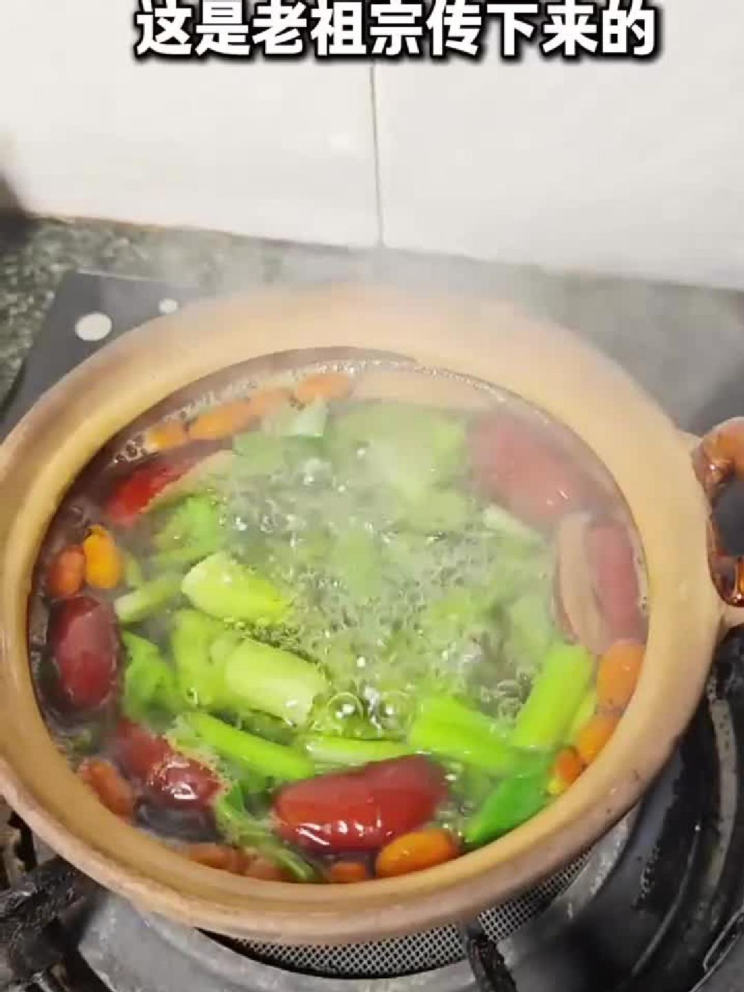 春养肝黄金期芹菜红枣汤助你排毒护肝过春天