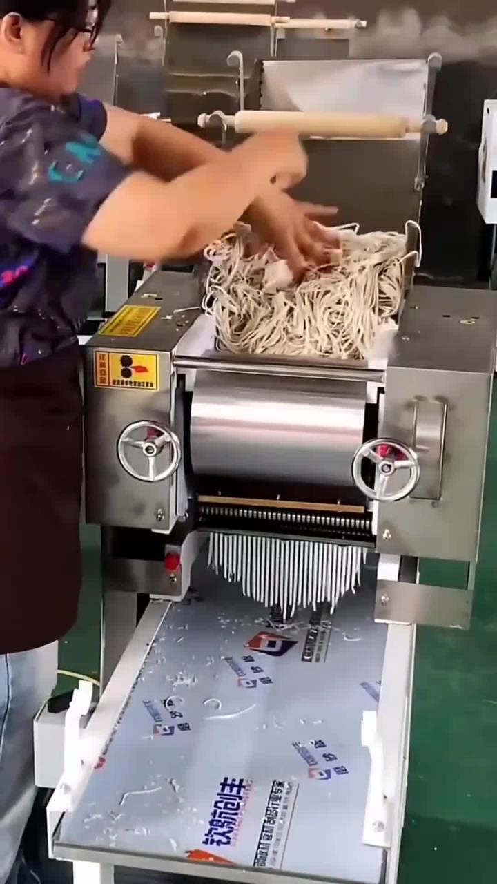 用机器做的面条