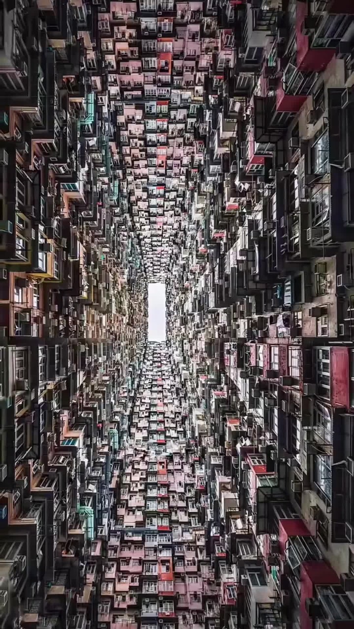 看看香港号称怪物大厦的鸽子楼,90平方硬是隔成20户