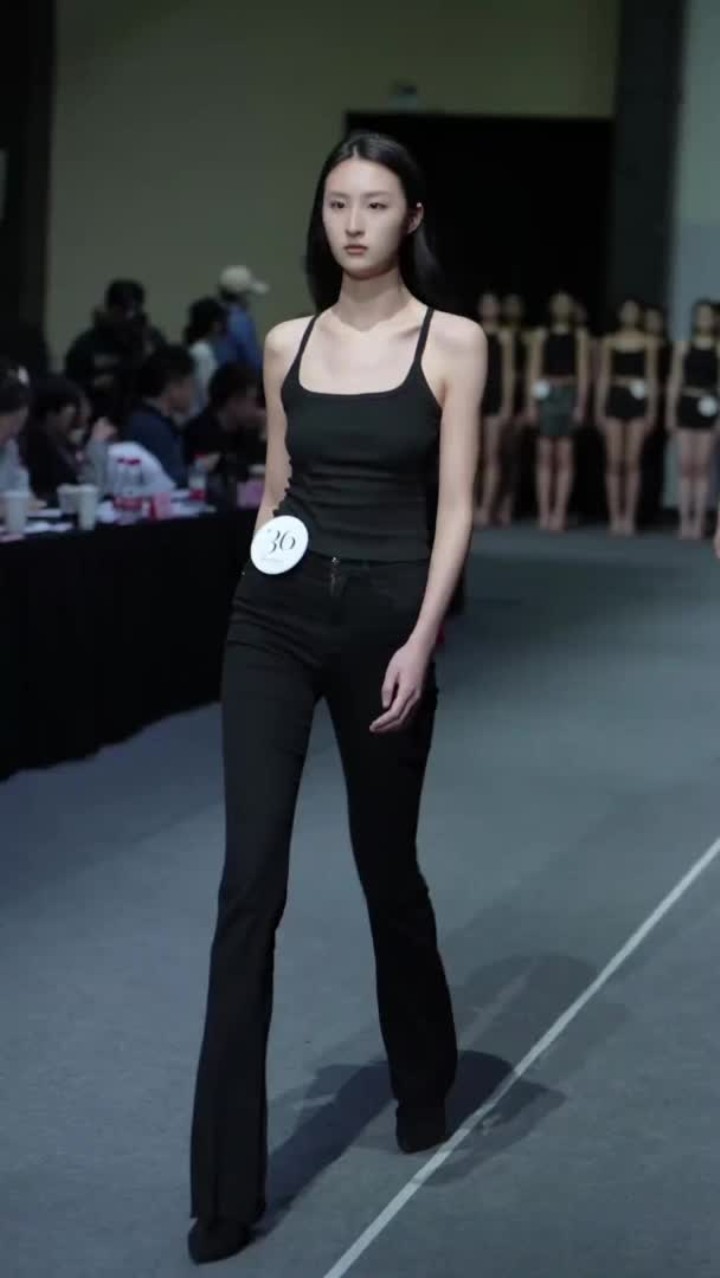 模特面试走秀 中国国际时装周 龙腾精英