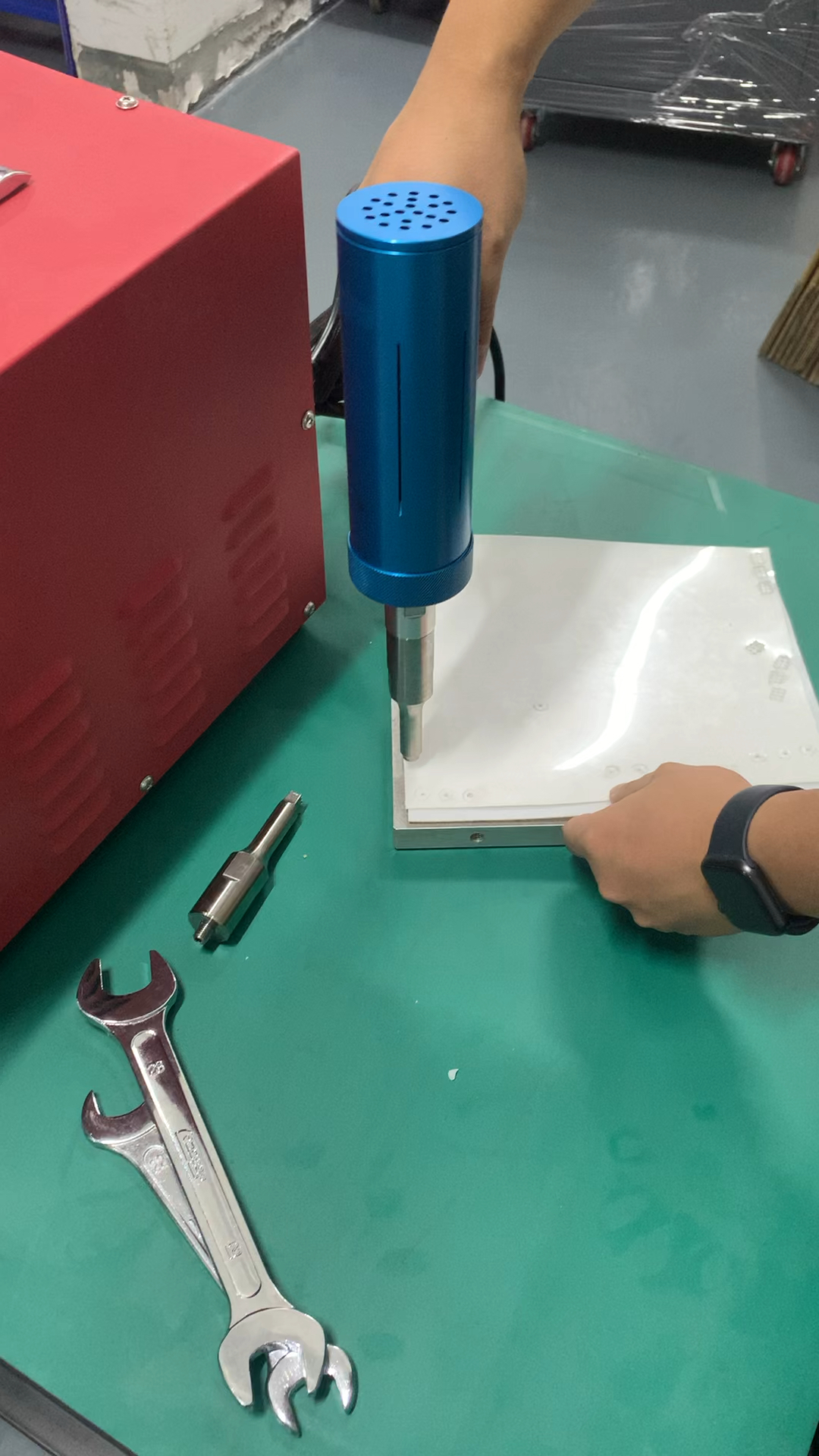 清粪带圆点手持式超声波固定粘合焊接机