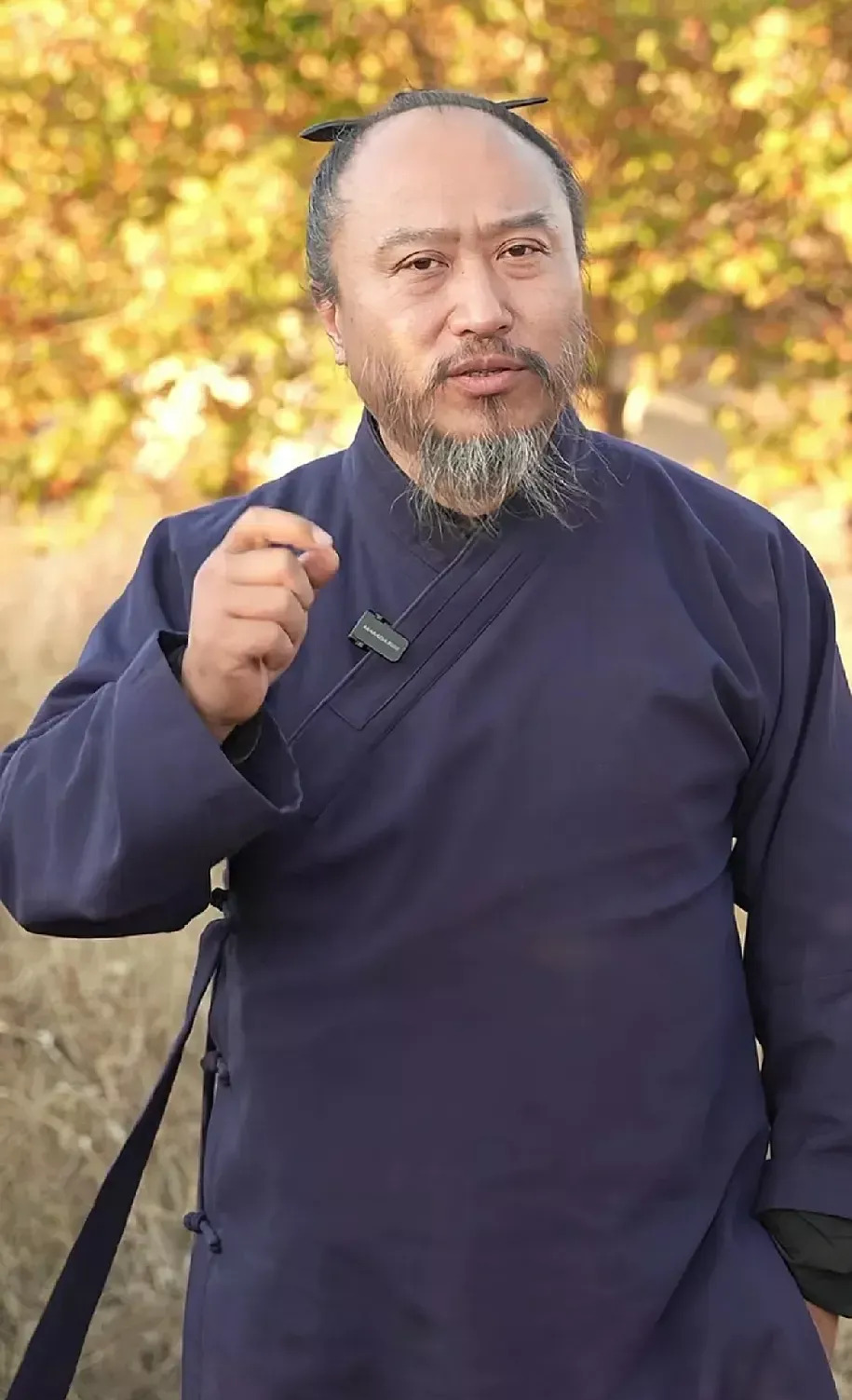 2,多和能力强,运气好的人接触