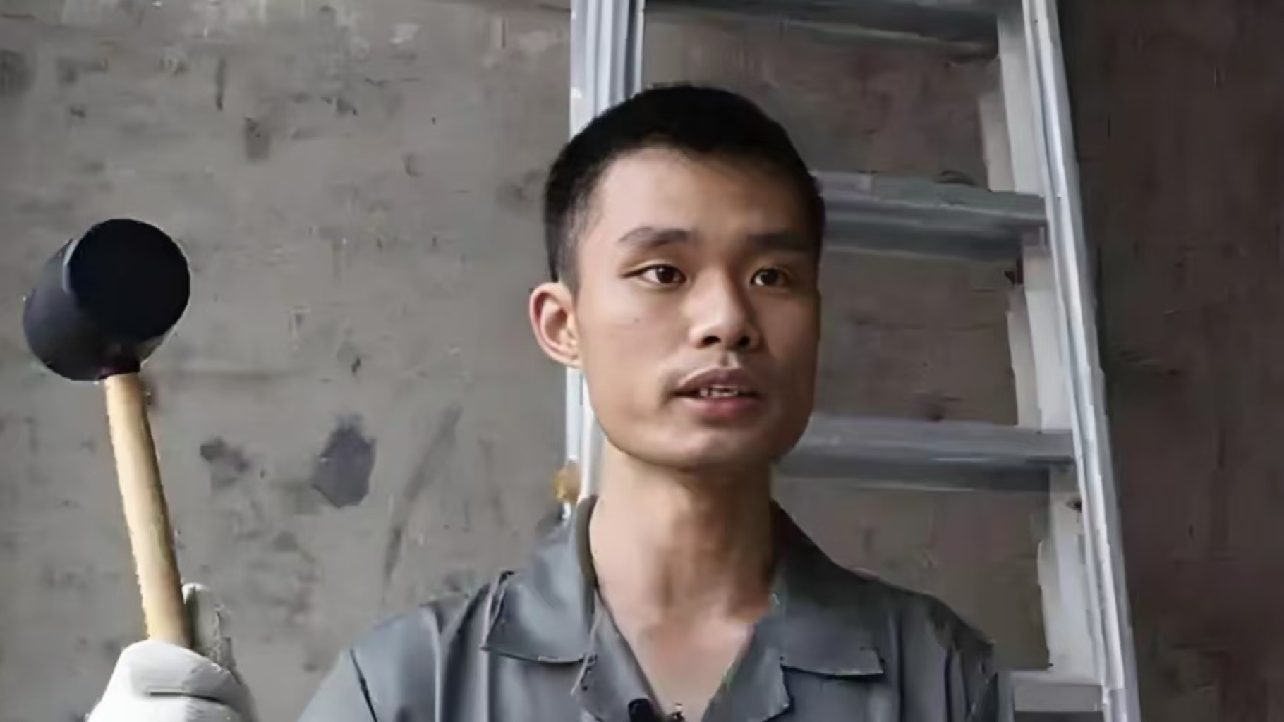 初代网红张全蛋曾凭独特形象与幽默语言在网络爆火