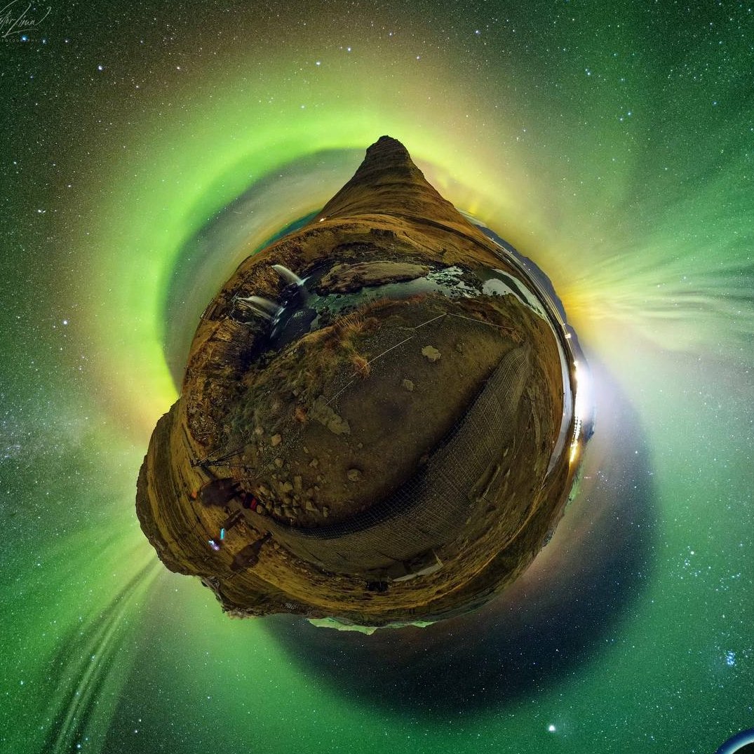 明亮的极光是由太阳