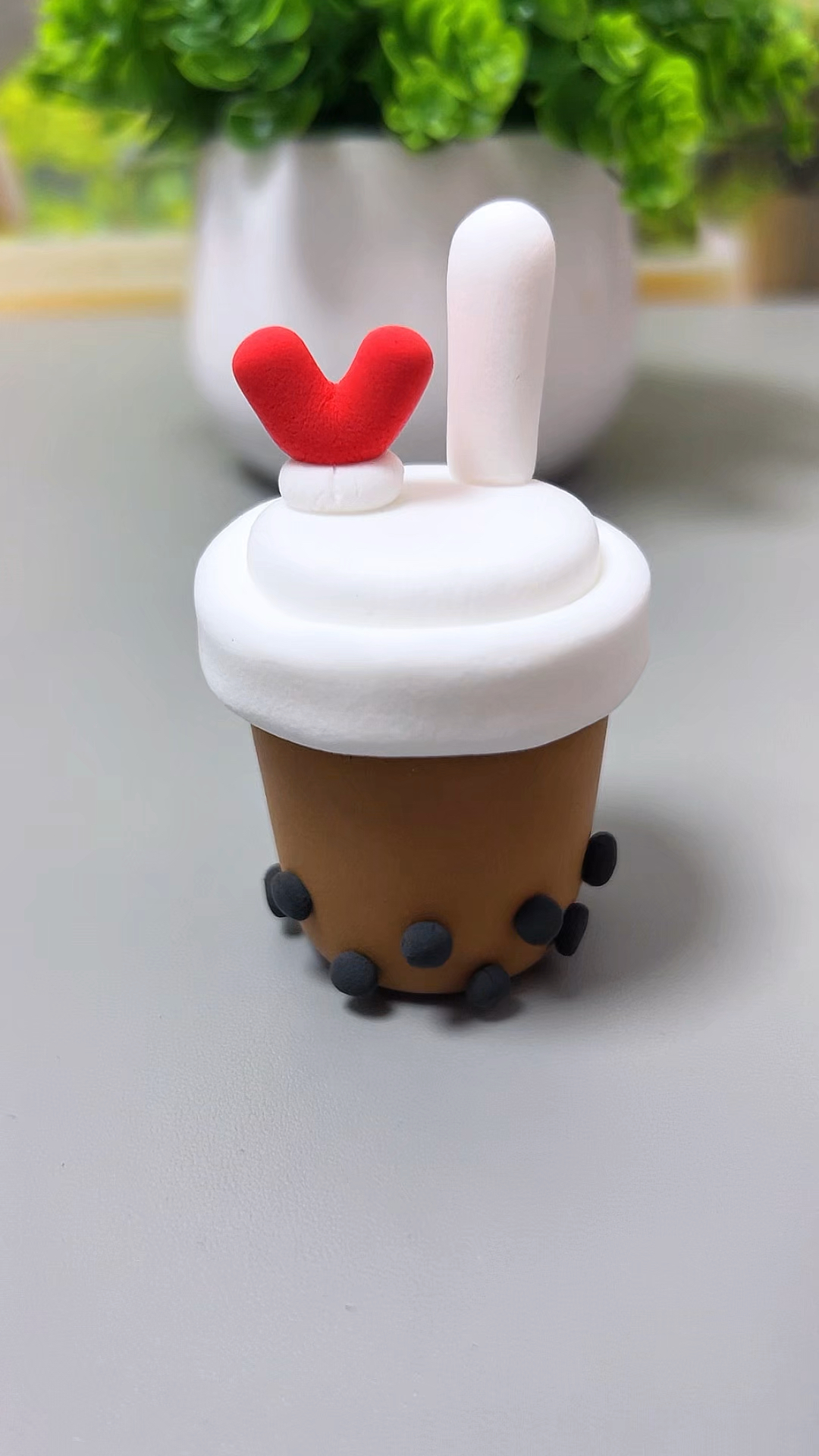 用粘土做一杯小奶茶,快一起来试试吧!