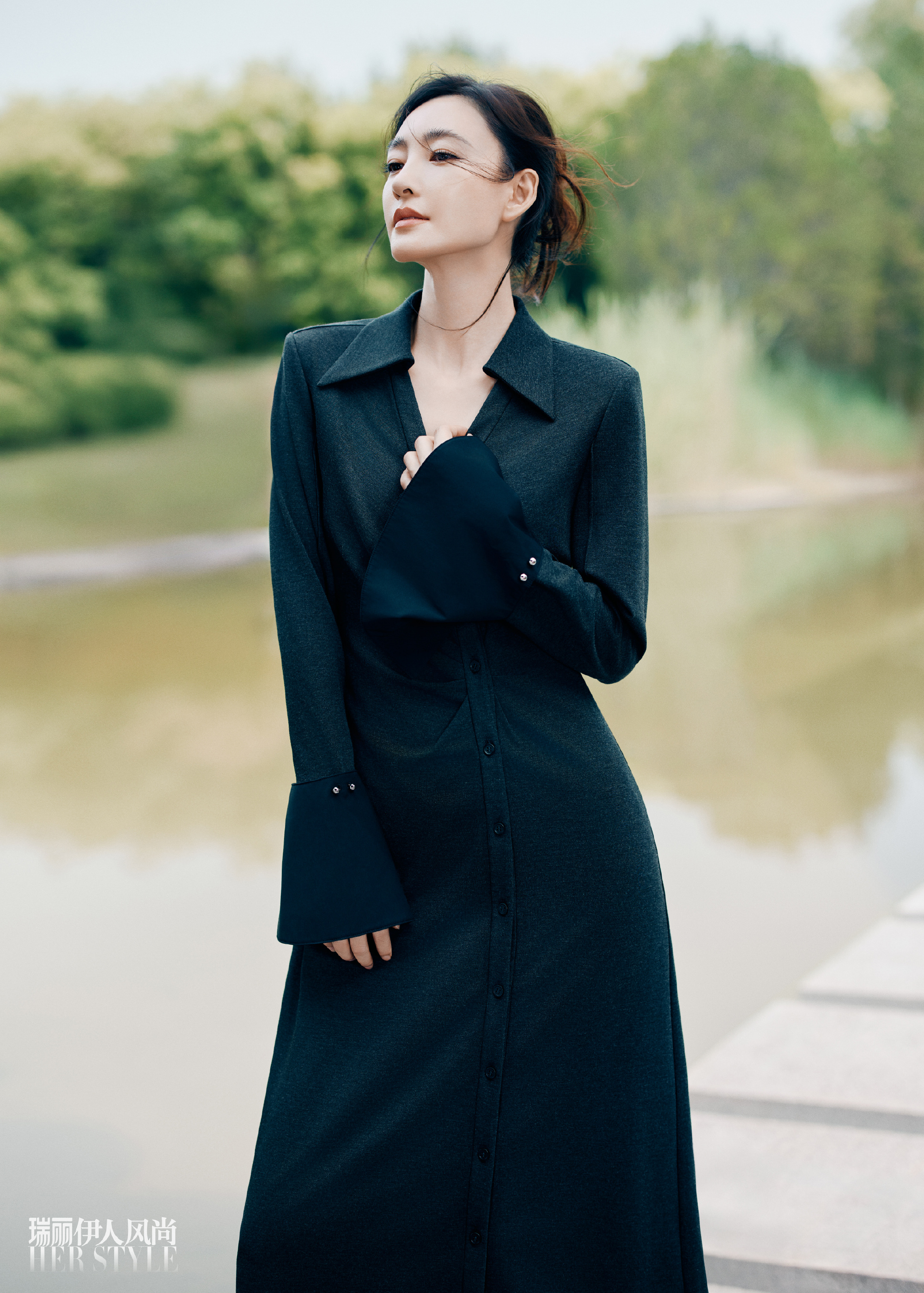 王丽坤《瑞丽伊人风尚》写真释出,多风格造型演绎都市女性的优雅与