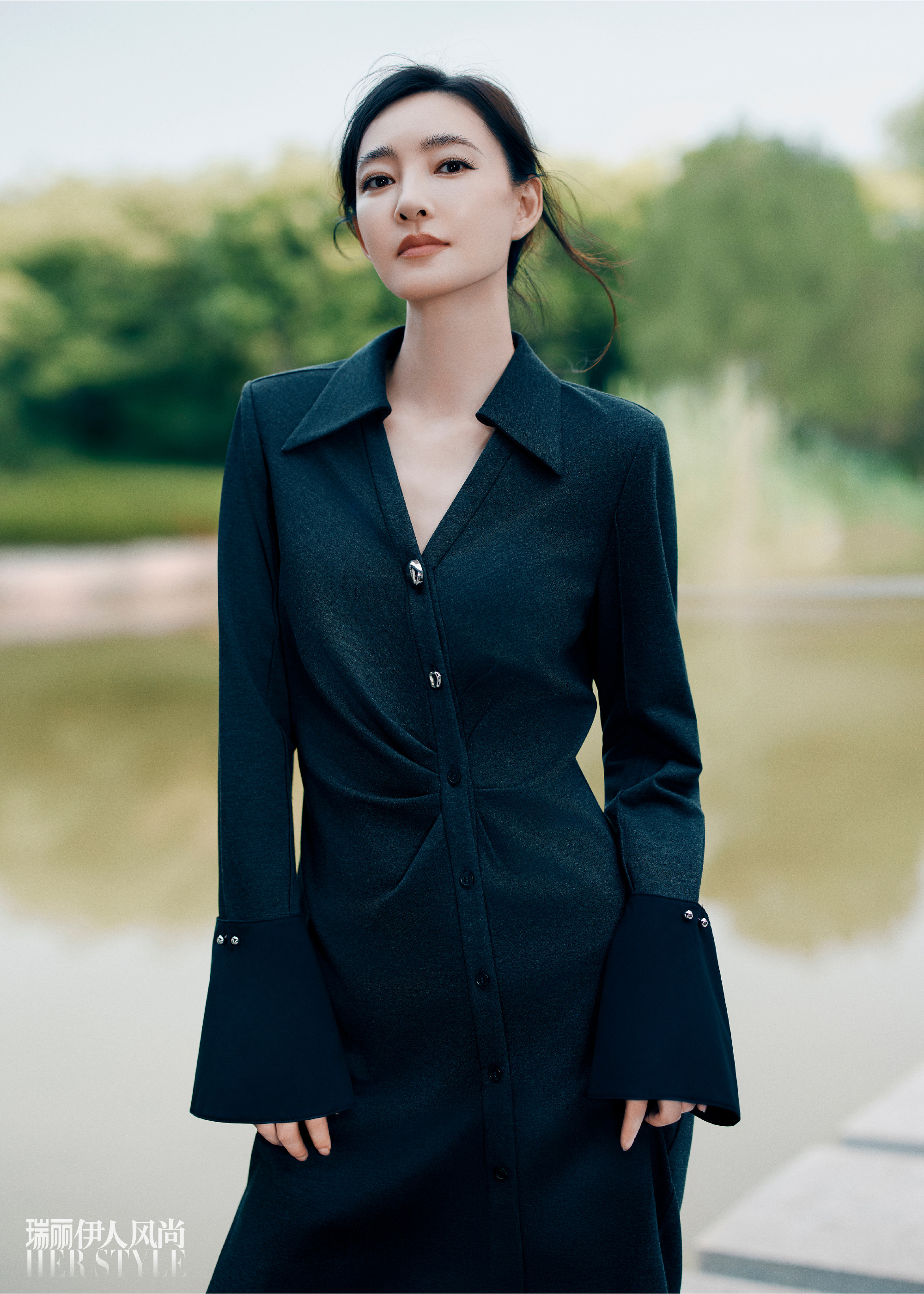 王丽坤《瑞丽伊人风尚》写真释出,多风格造型演绎都市女性的优雅与