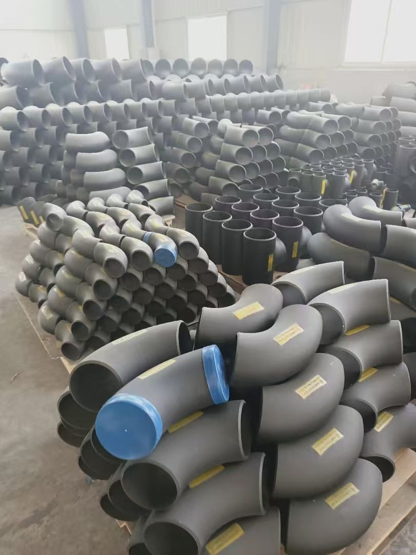 弯头在管道工程中扮演着重要角色,尤其是45°弯头,常用于流体的灵活