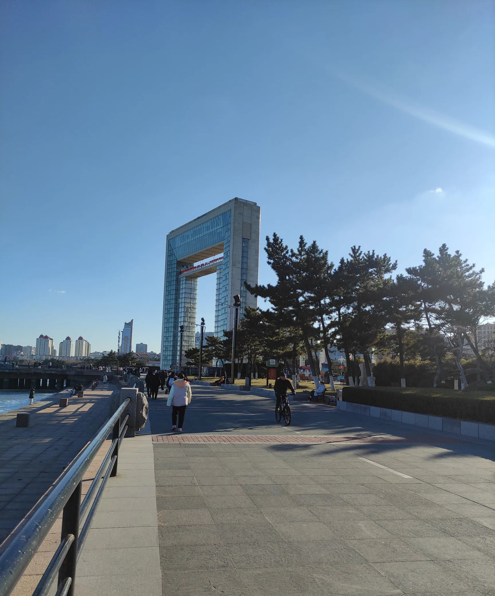 吾儿我的至亲至爱的孩子今天妈又来到了威海幸福门下面朝大海此刻