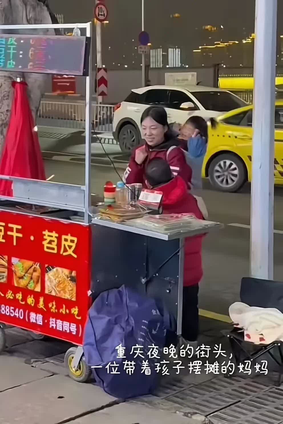 摆地摊赚千万的人(摆地摊赚千万的人多吗)