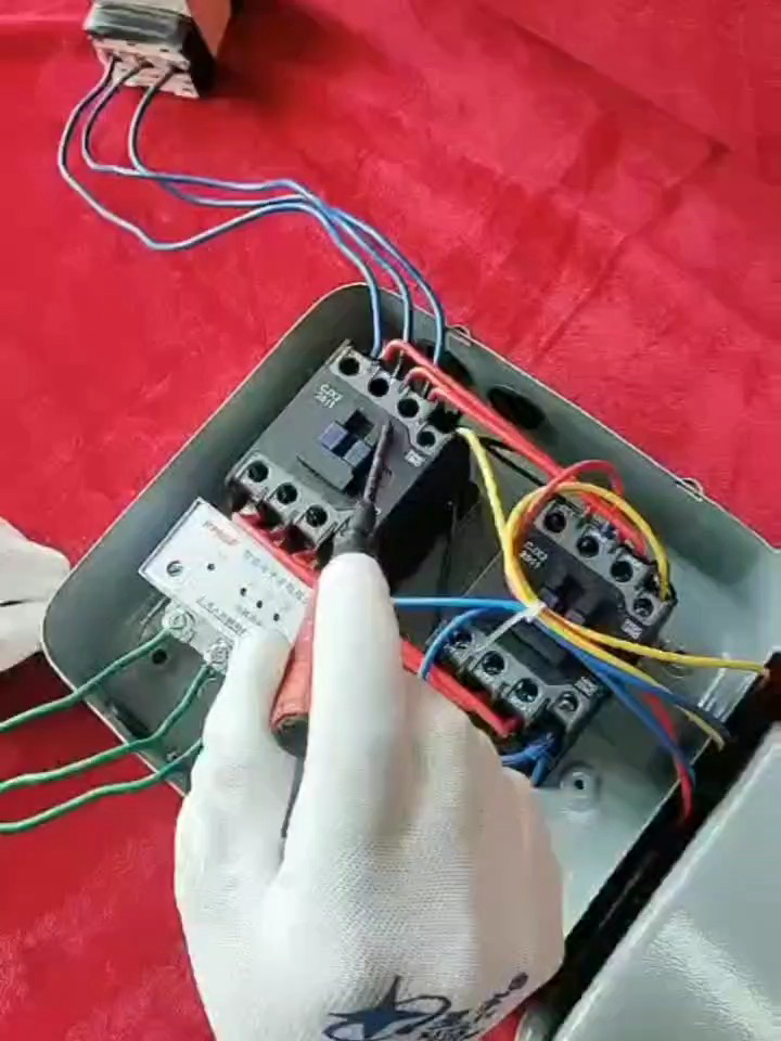 磁力启动器的工作原理视频_磁力启动器常见故障（磁力启动器原理图）