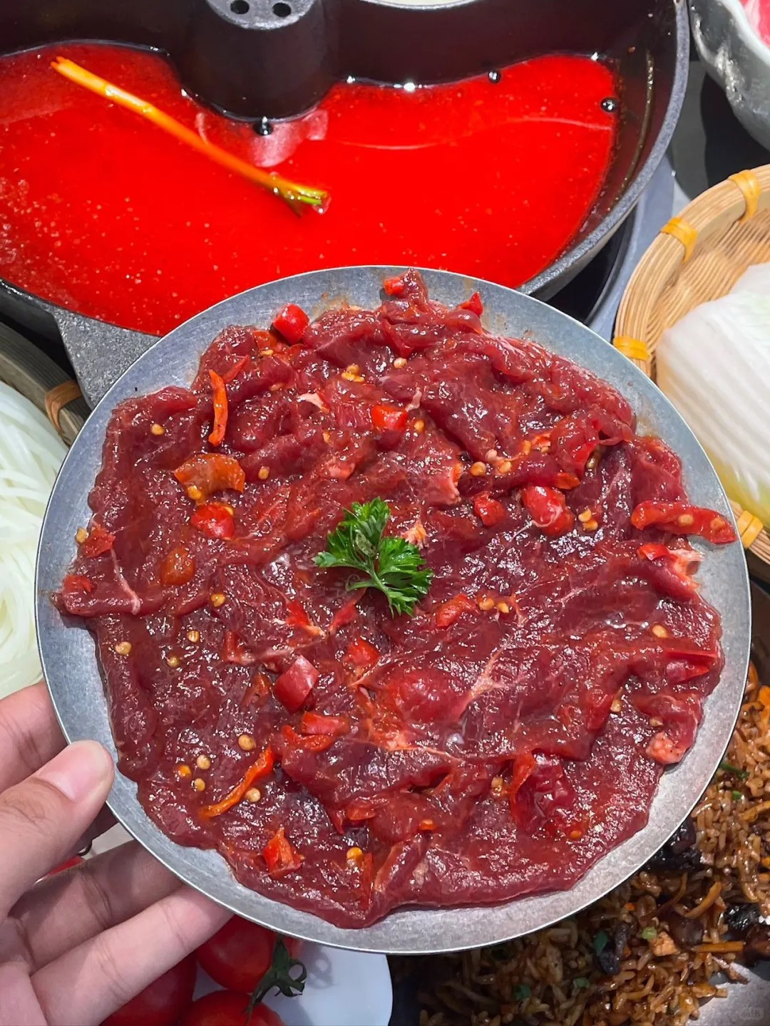 陪爸妈逛万家丽这酸汤牛肉锅征服了他们的胃