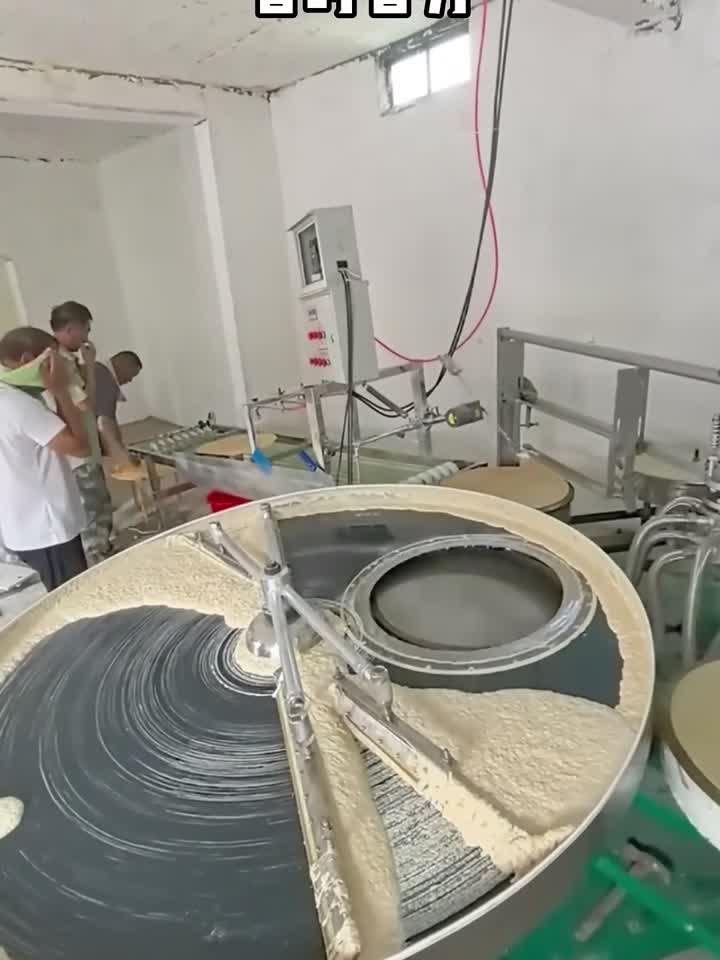 小哥发明全自动煎饼机,省时省力