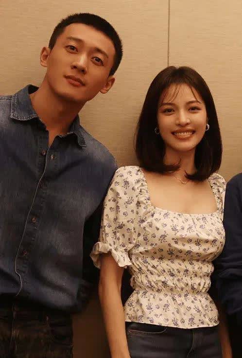 钟楚曦跟李现谈过?