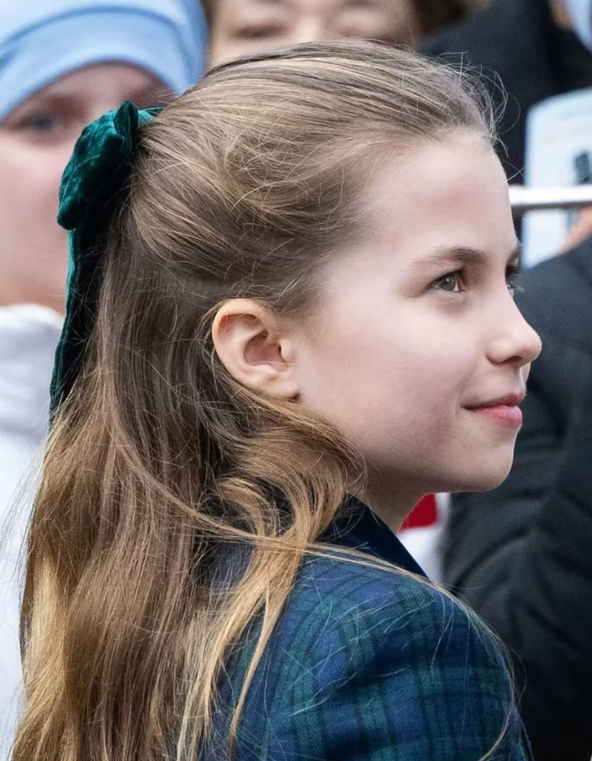 夏洛特公主,乔治王子,路易斯小王子兄妹合体刊杂志封面 凯特王妃的三