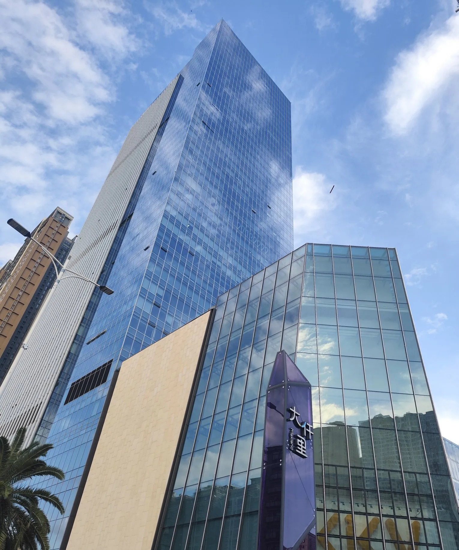 今天中午我带饭来公司吃了.我真的有快一年没有带饭去公司吃了