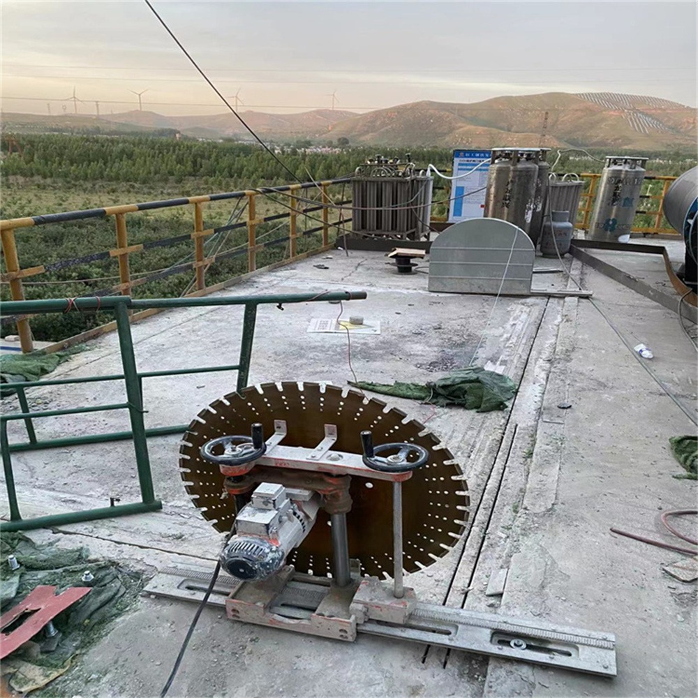 在现代工业中,绳锯切割作为一种高效的切割工具,越来越受到青睐