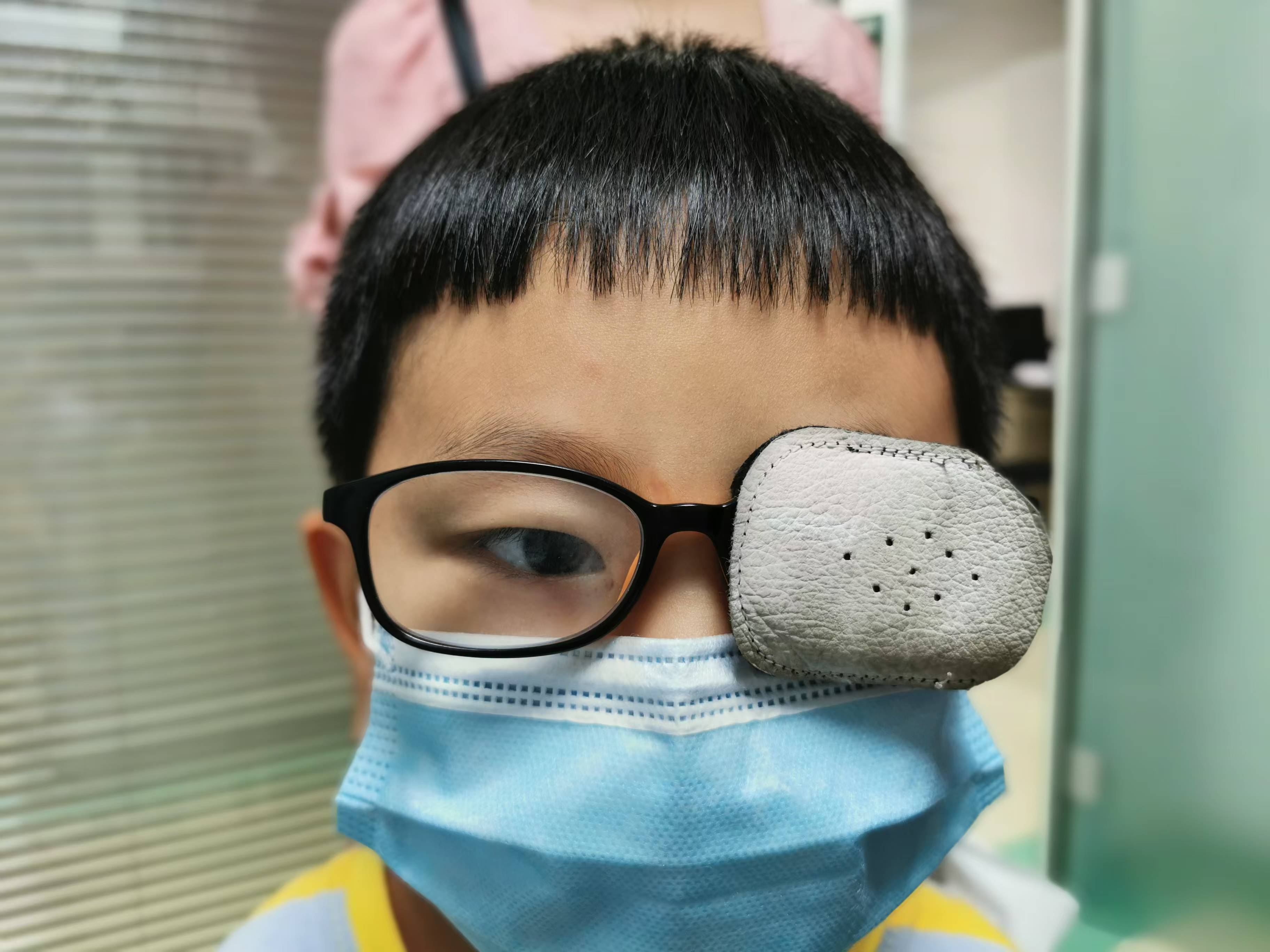 为什么戴眼镜眼睛会变小百科在线