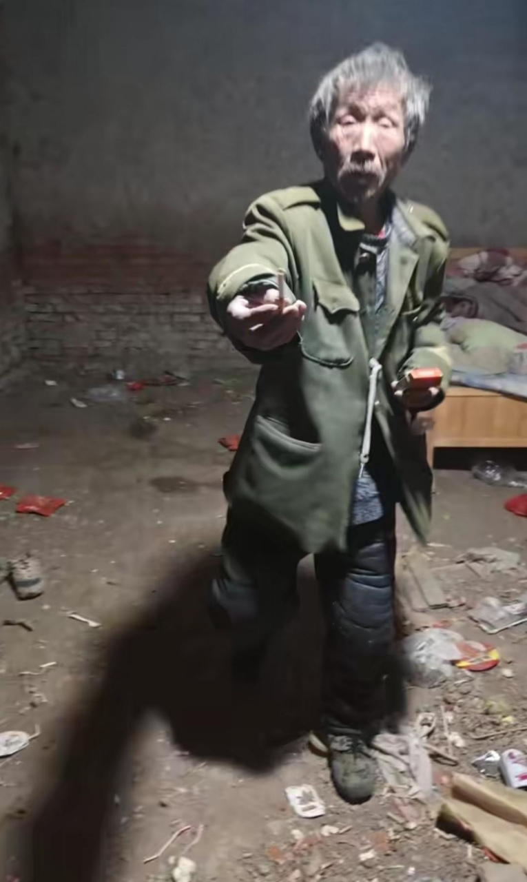 穷和懒是密不可分的,这样的人有必要可怜他吗?