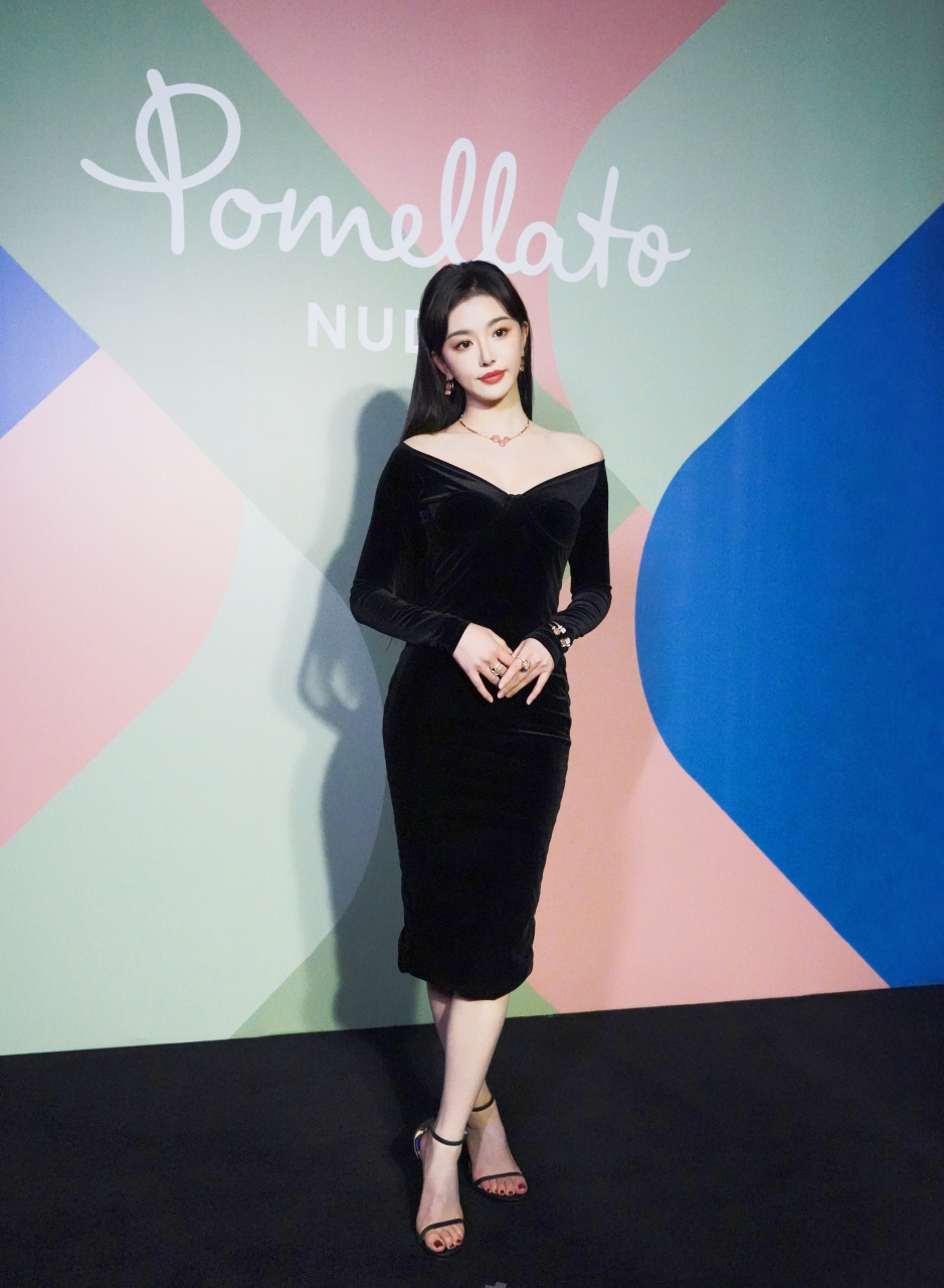 孔雪儿  白嫩美脚丫合集