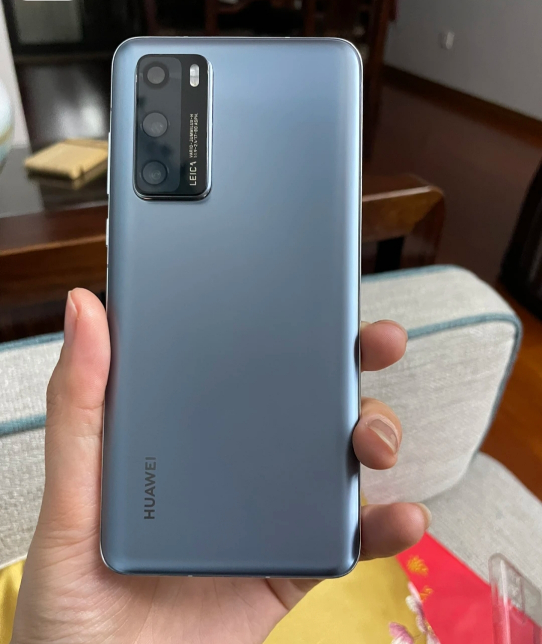 华为p6起售价:2688元 华为p7起售价:2888元 华为p8起售价:2888元 华为