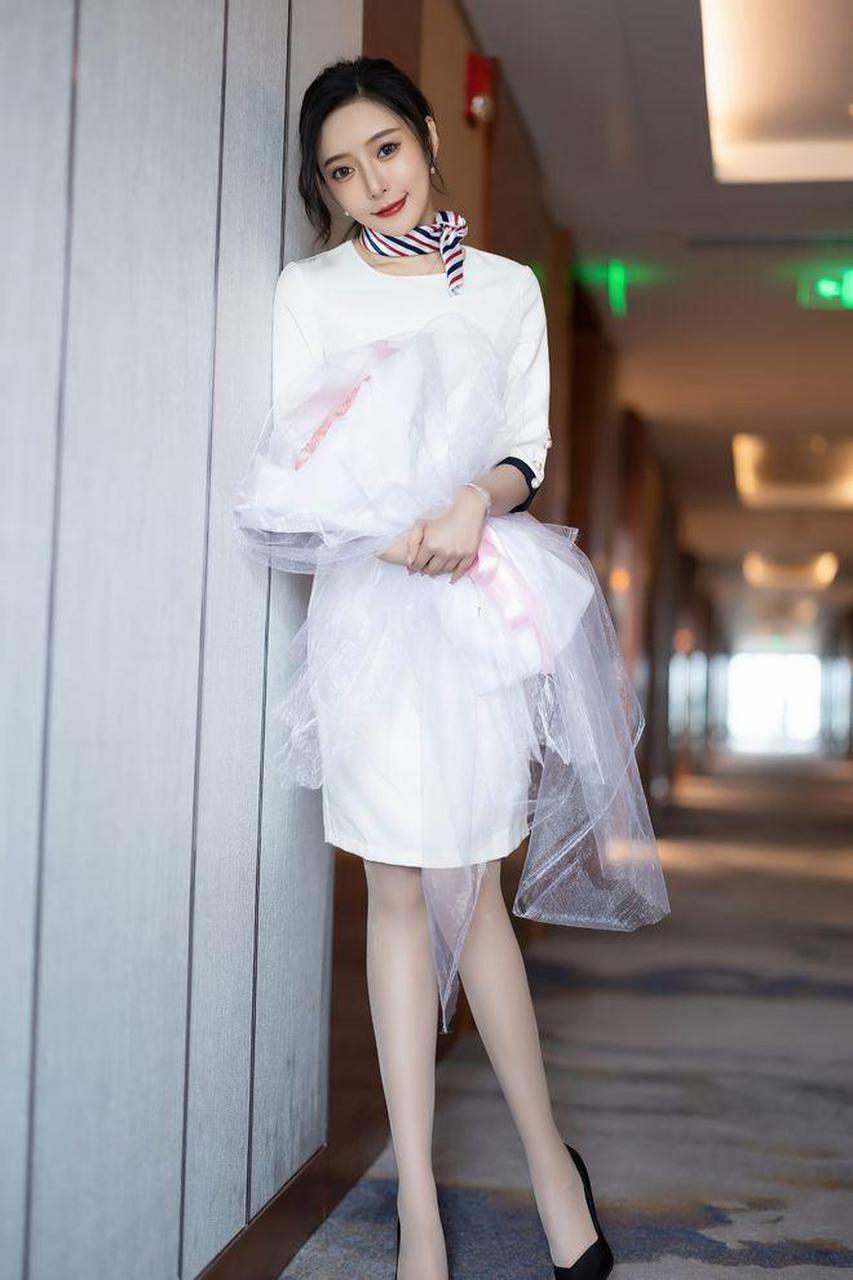 上班啦,老板,美女秘书同事在等你#美女秘书# #ol职业装# #养眼美女