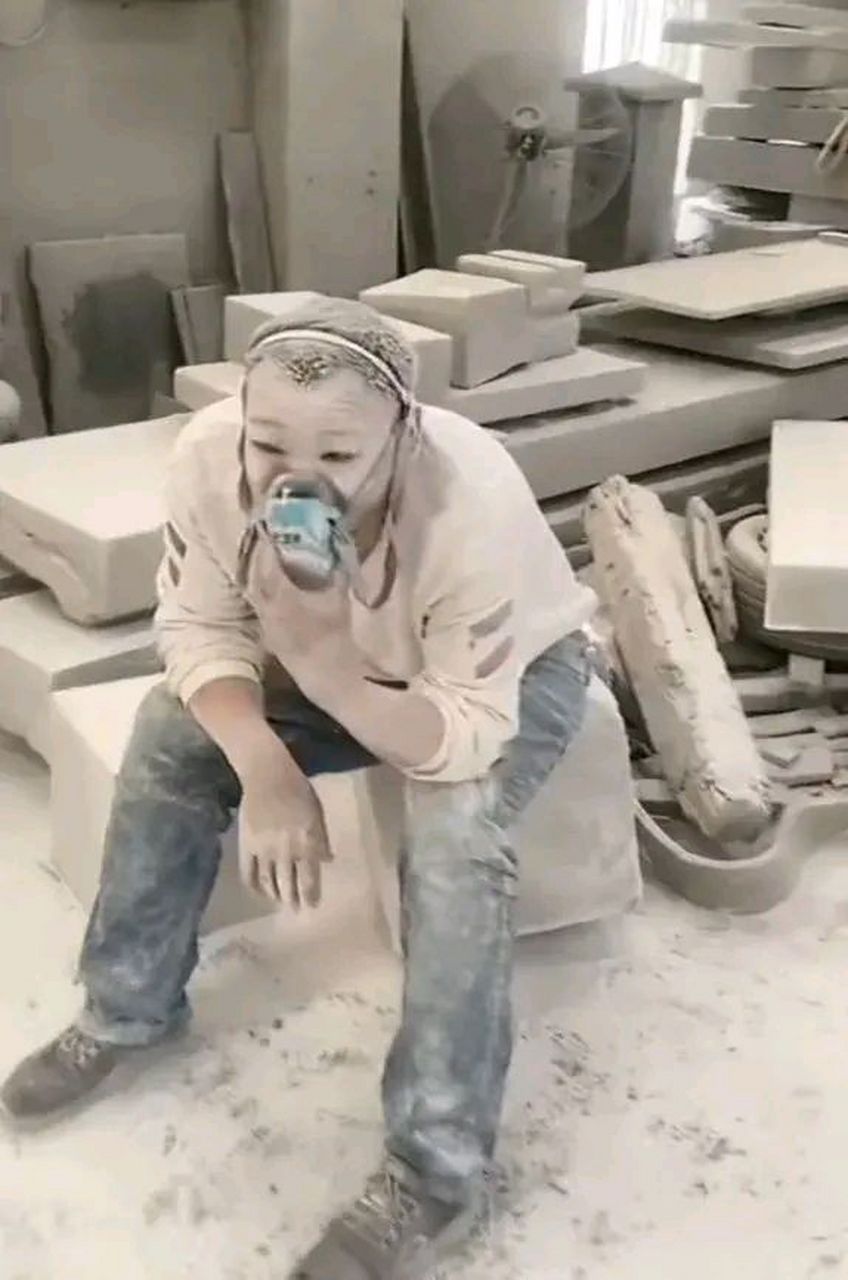 家中若无千斤担,谁拿生命做赌注?