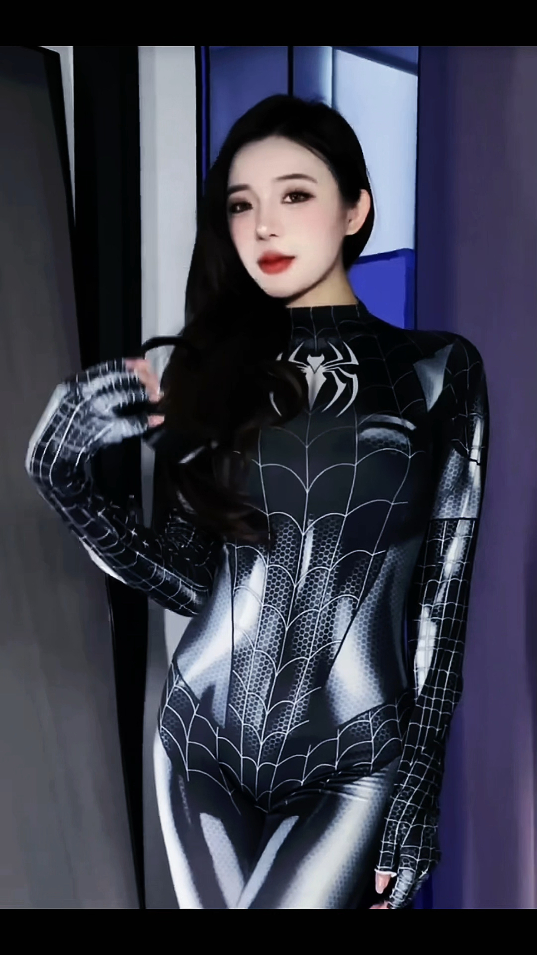 美女cos蜘蛛侠,你能抵抗住几秒