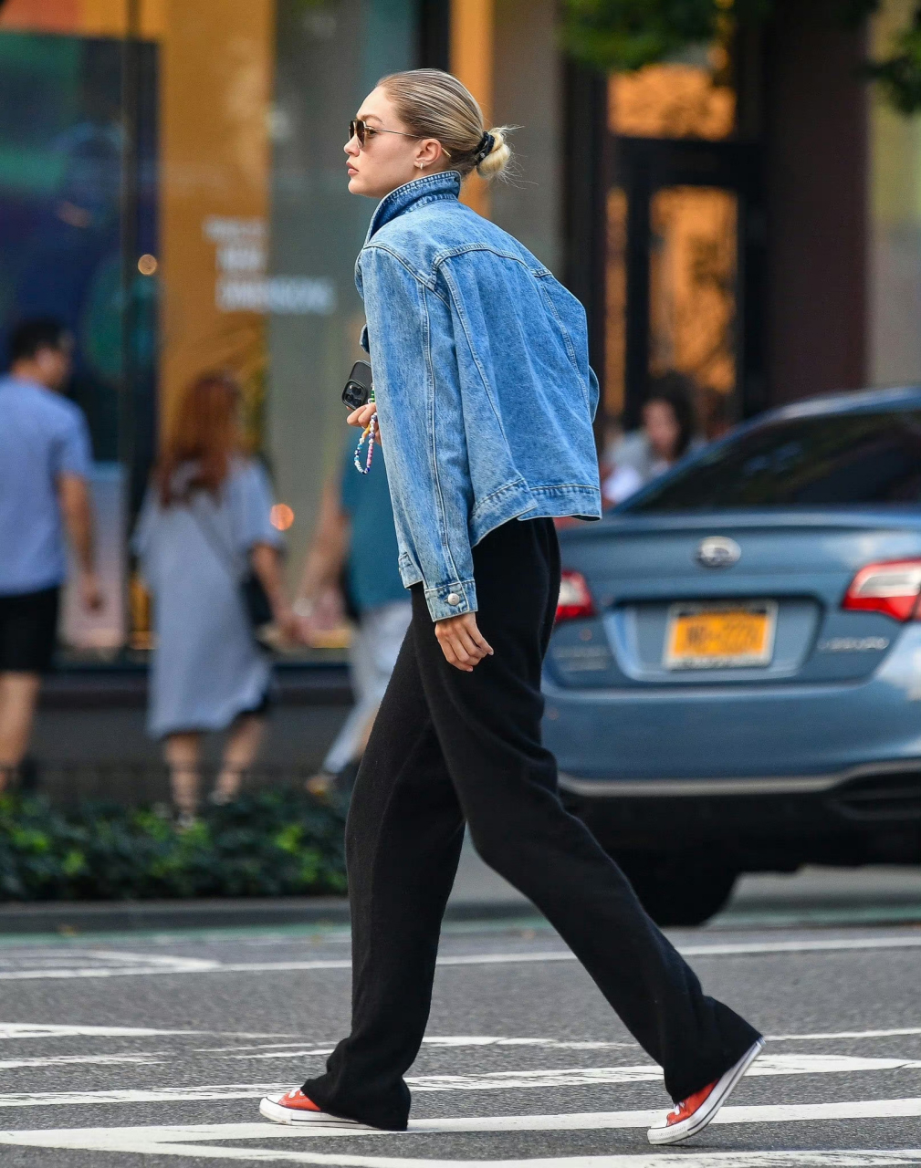 超模gigi hadid在纽约外出街拍.#欧美街拍