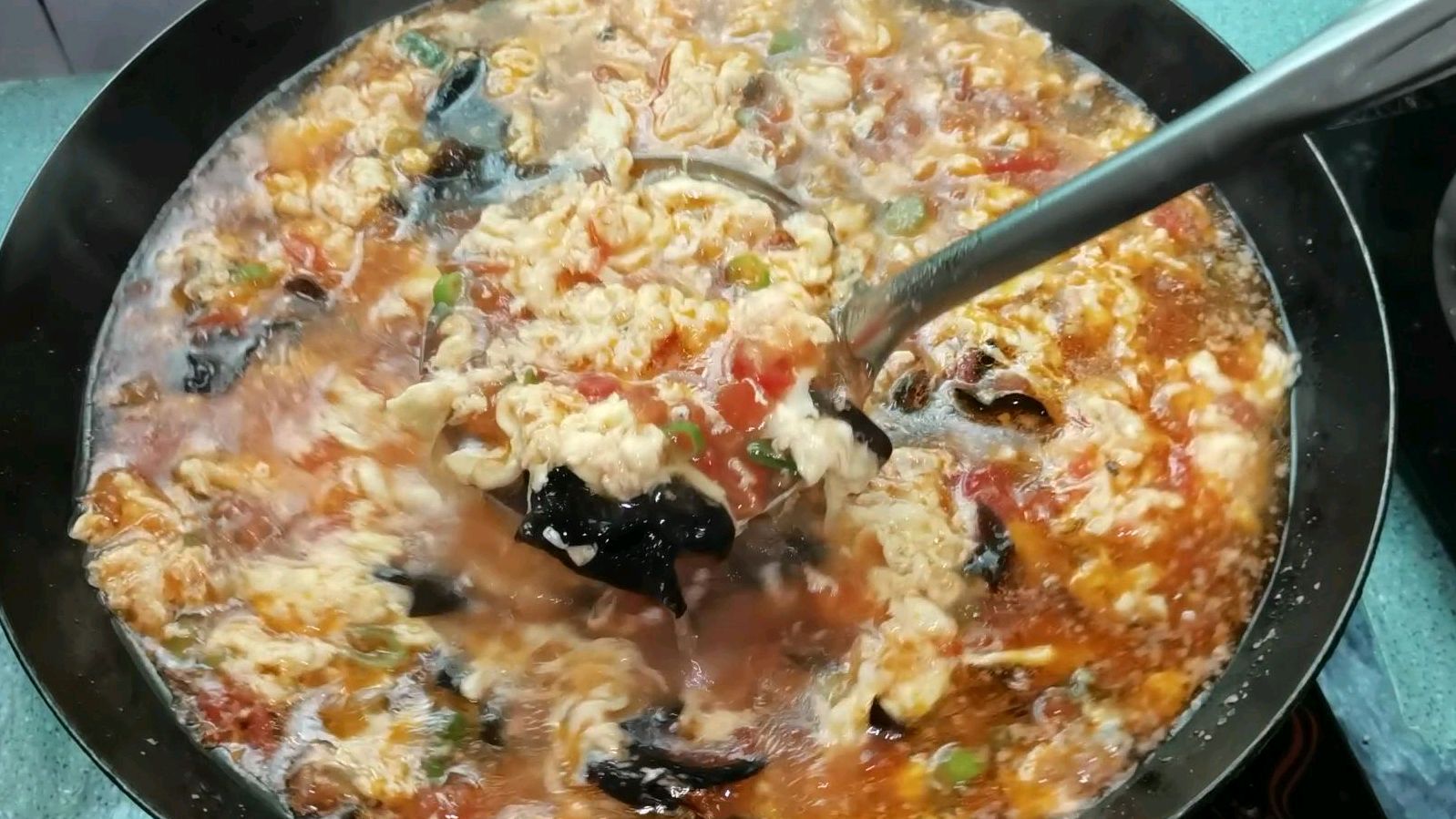 西红柿木耳蛋花汤,喝了二十多年,简单做法最美味,还是那么好吃