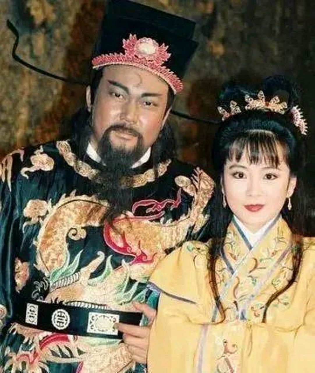 2017年,66岁的包拯金超群不幸患上脑瘤.