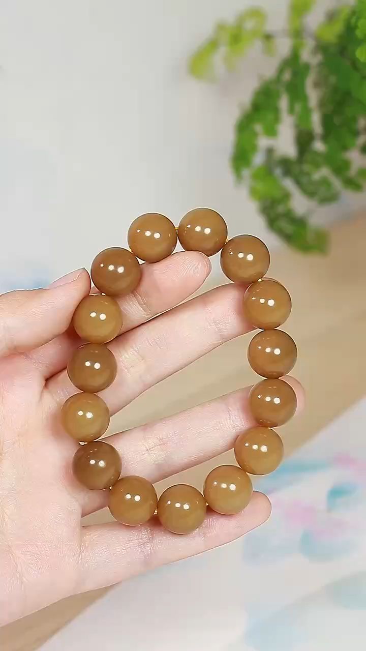 【糖料手串】和田玉 料子细腻光滑.做工细致精美!