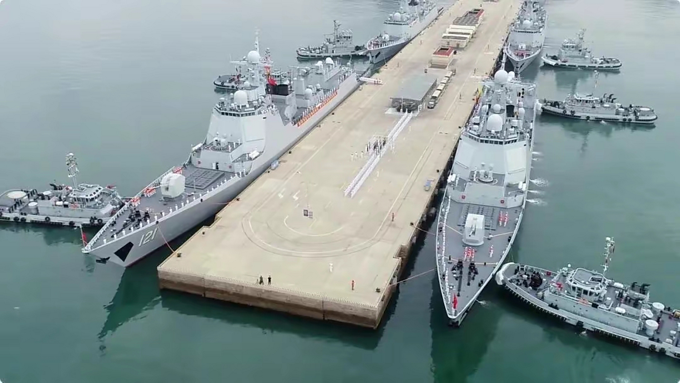 2艘052d和2艘054a外加一艘补给舰启程前往日本海域与俄罗斯进行军演