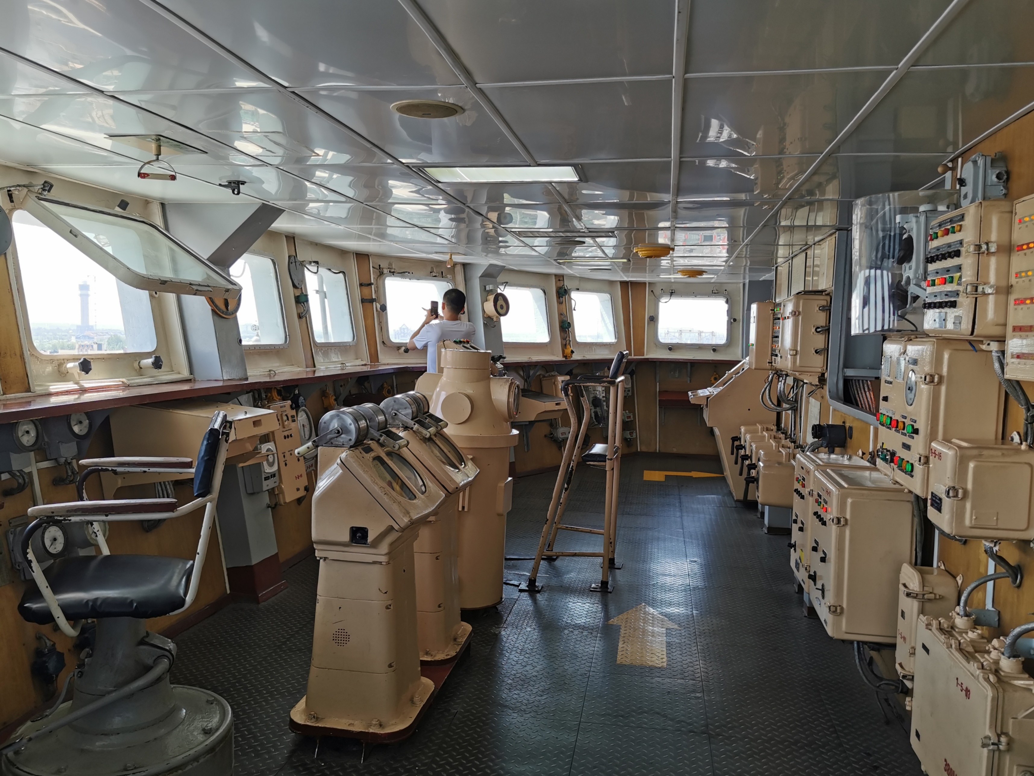 匪夷所思 前苏联赫赫有名的巨无霸—基辅号航母变身我国的观光公园