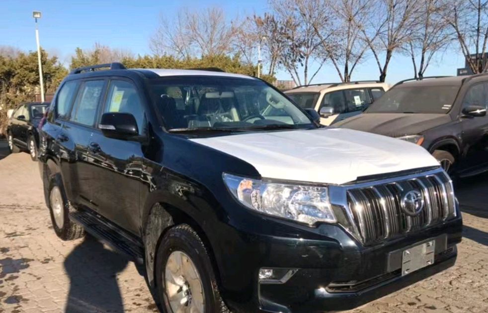 丰田普拉多:国六2.8t柴油动力 四驱,质感一流,落地价看齐途锐