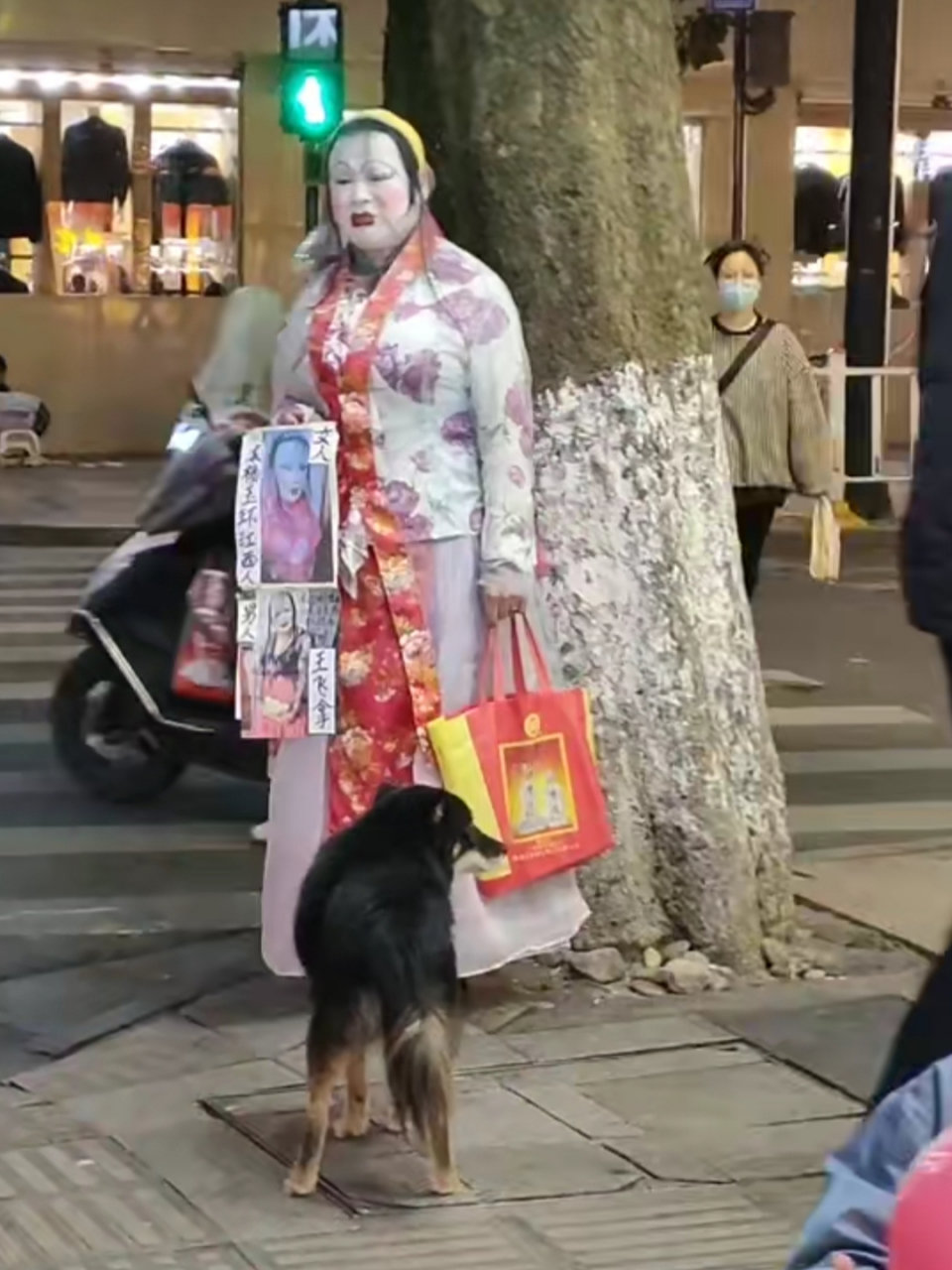 事情发生在杭州桐庐,男子多年前生意失败,老婆跟着别人跑了,自此之后