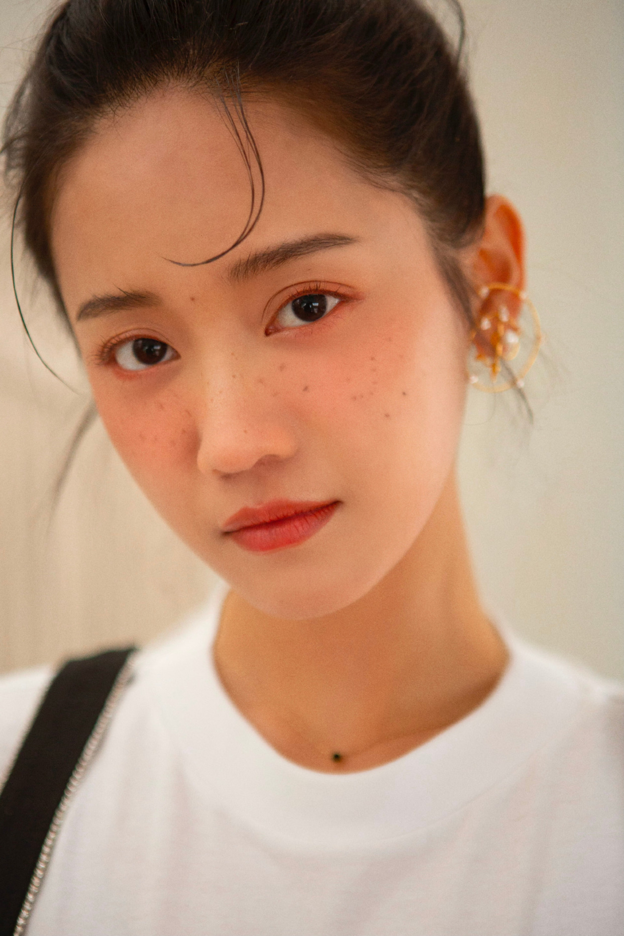 "美少女"郑湫泓:清纯可爱,美丽大方