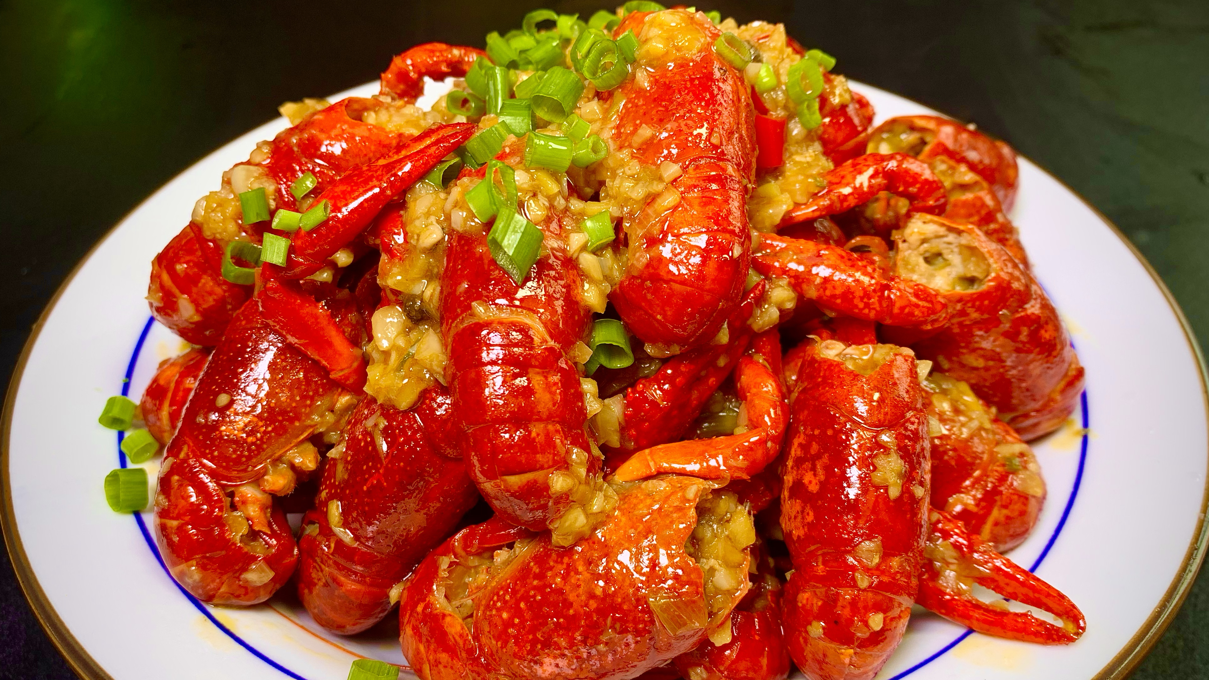 大厨教你蒜香小龙虾的家常做法,蒜香浓郁鲜香入味干净卫生超好吃