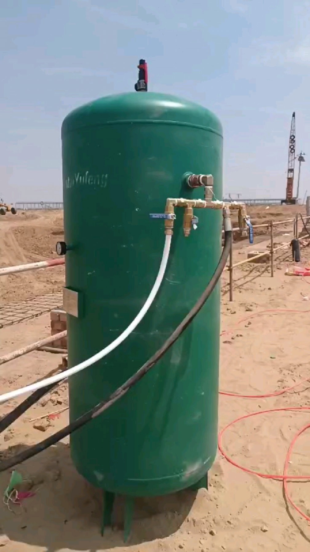 一气动降水设备进场接电就可以降水作业,太方便了