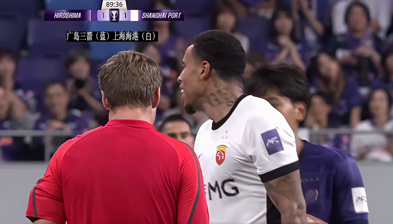 武汉三镇今晚再遭质疑关键时刻埃因霍温备战德国杯，连对手都承认：上海海港围绕全明星赛复出首秀的简单介绍