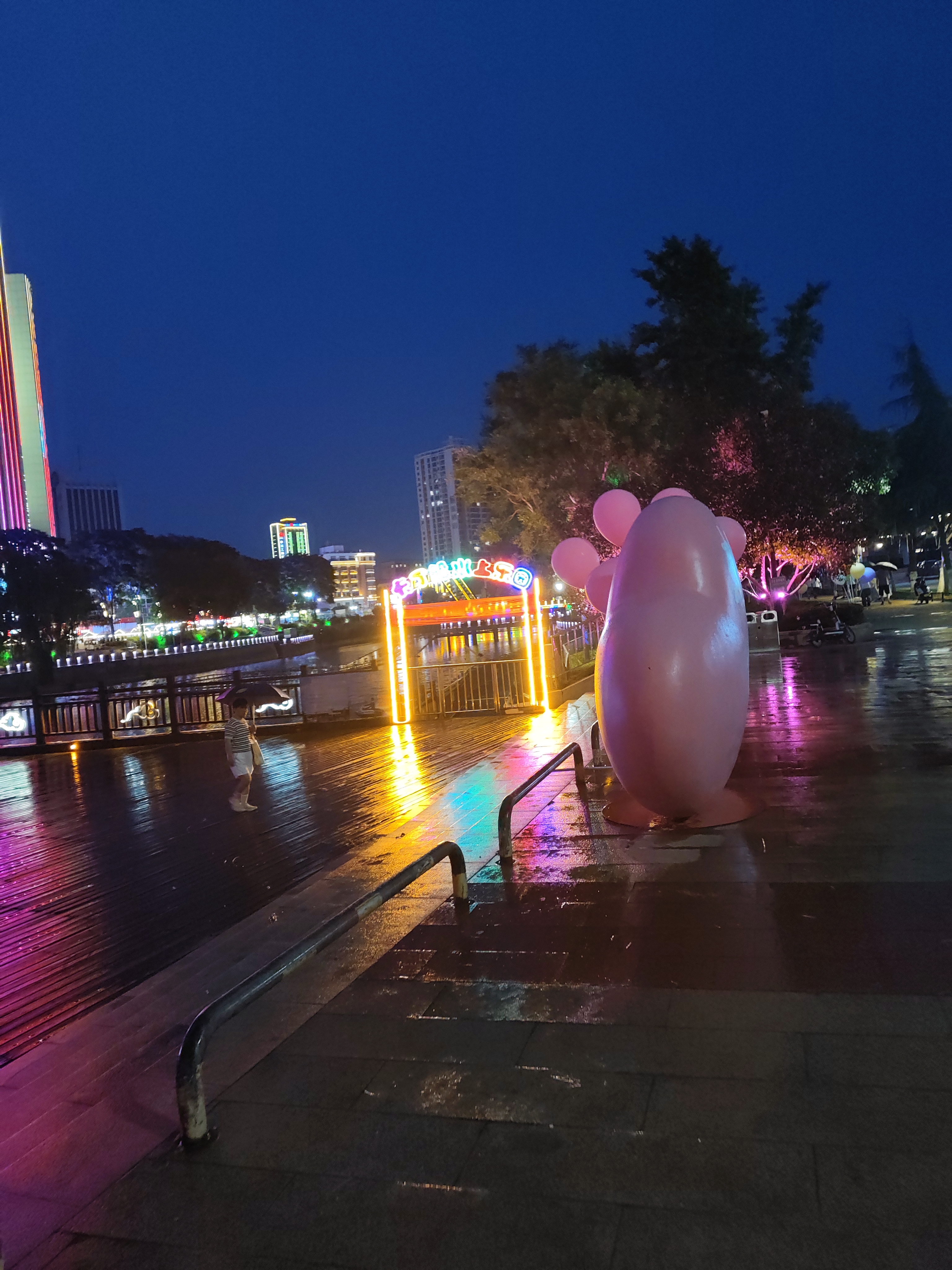 家里有事要辞职,领导跟我说你先别声张,我找个理