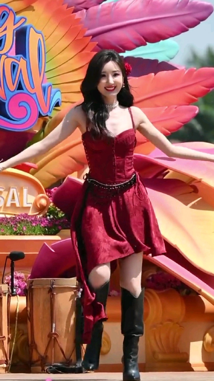 毛晓彤红衣舞蹈,太美了