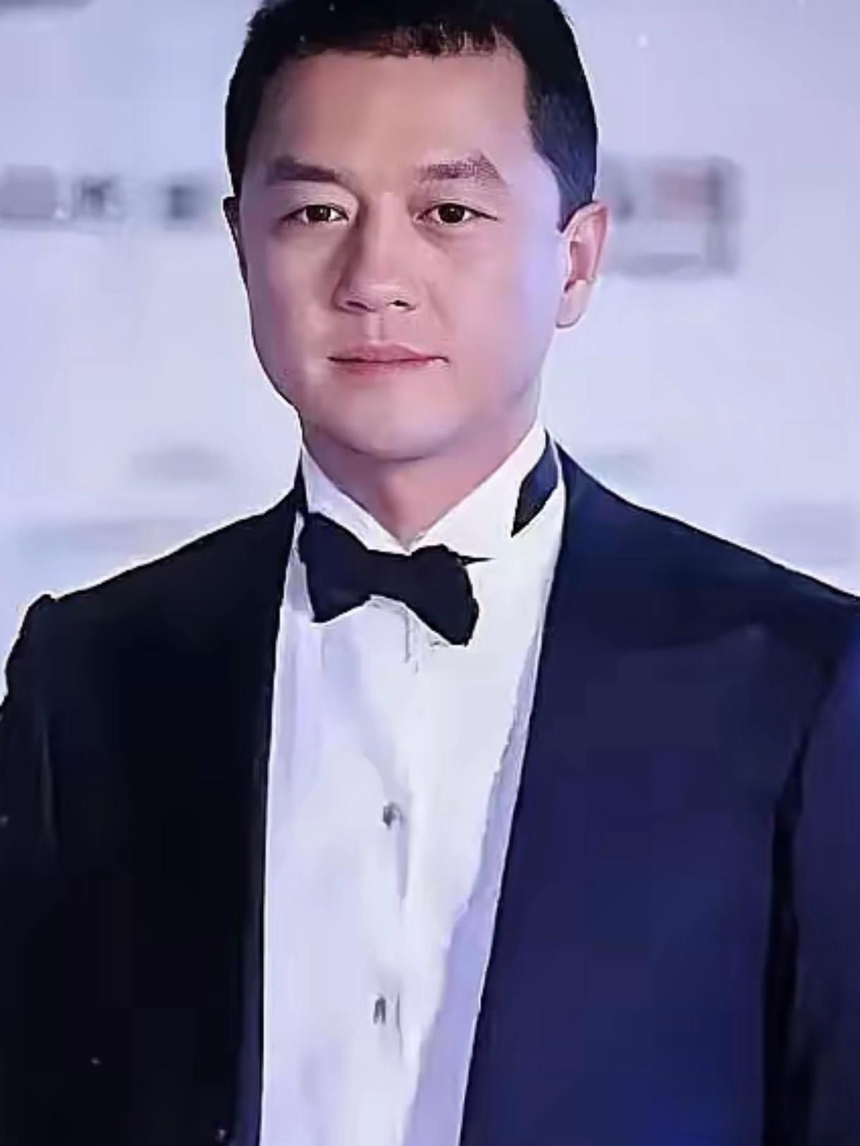    好多人爱骂我爸爸李亚鹏说他经商老是失败可别忘了他本质上是个