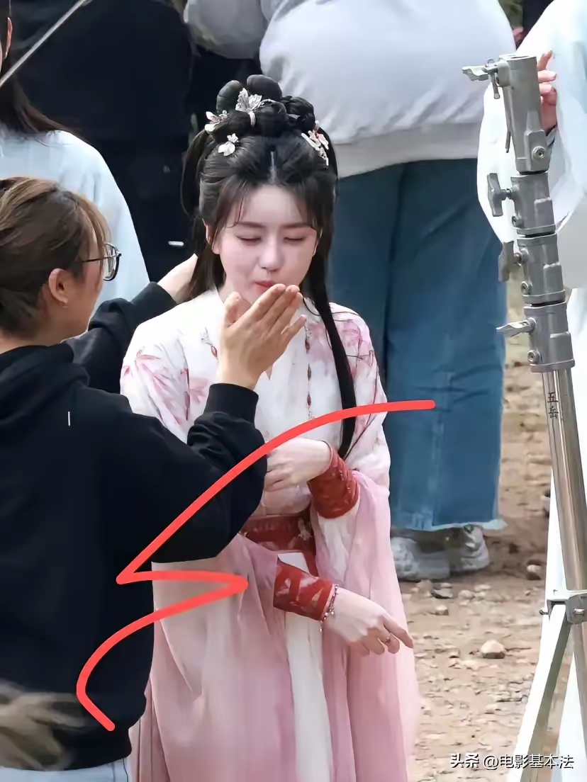 中国人大部分就是sb",新加坡籍艺人李凯馨的这段录音4月份就被曝光了